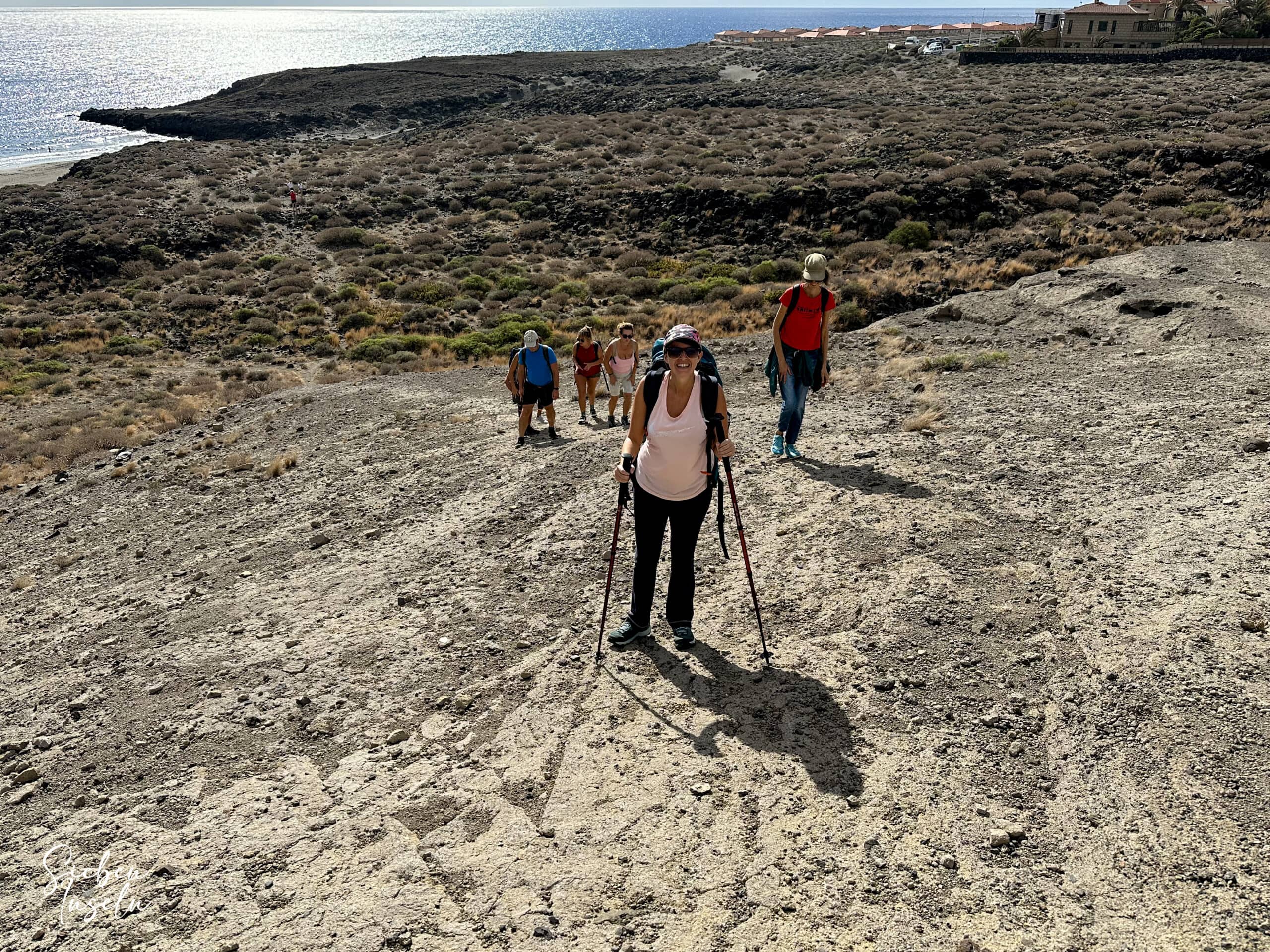 Steep ascent path at the front