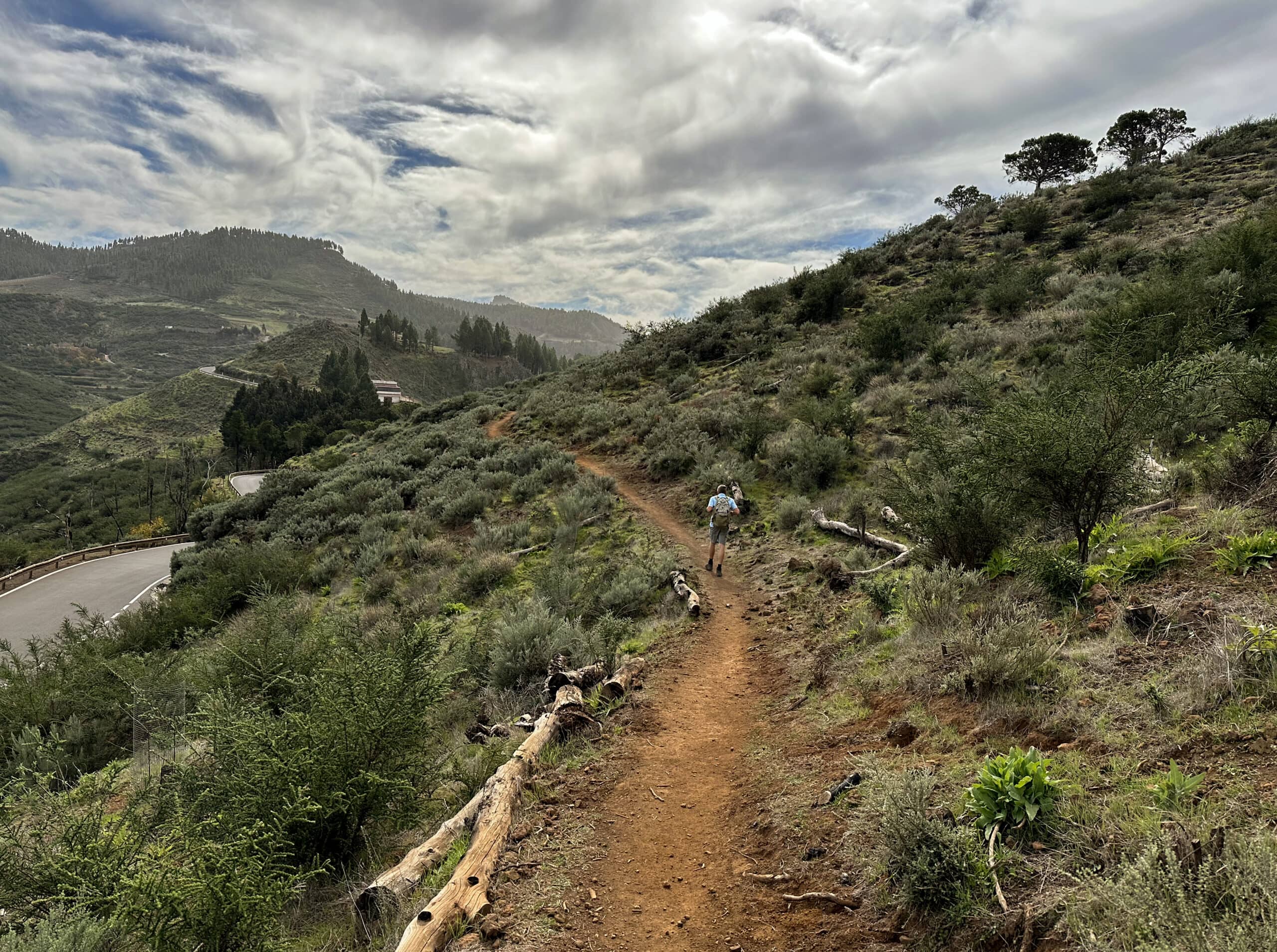 Wanderweg hinab zum Mirador Degollada de Becerra