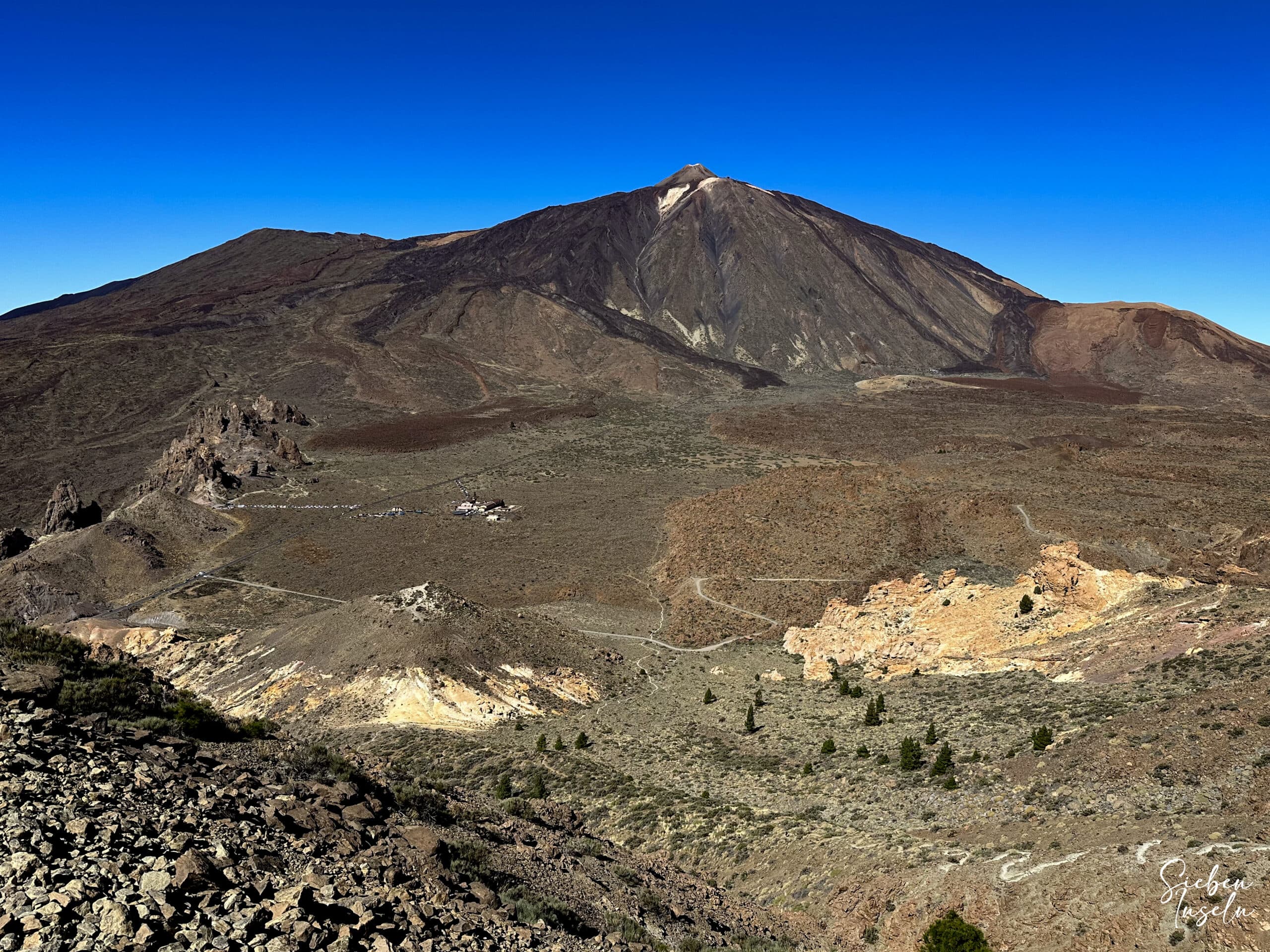 Blick über die Caldera de las Cañadas zum Teide