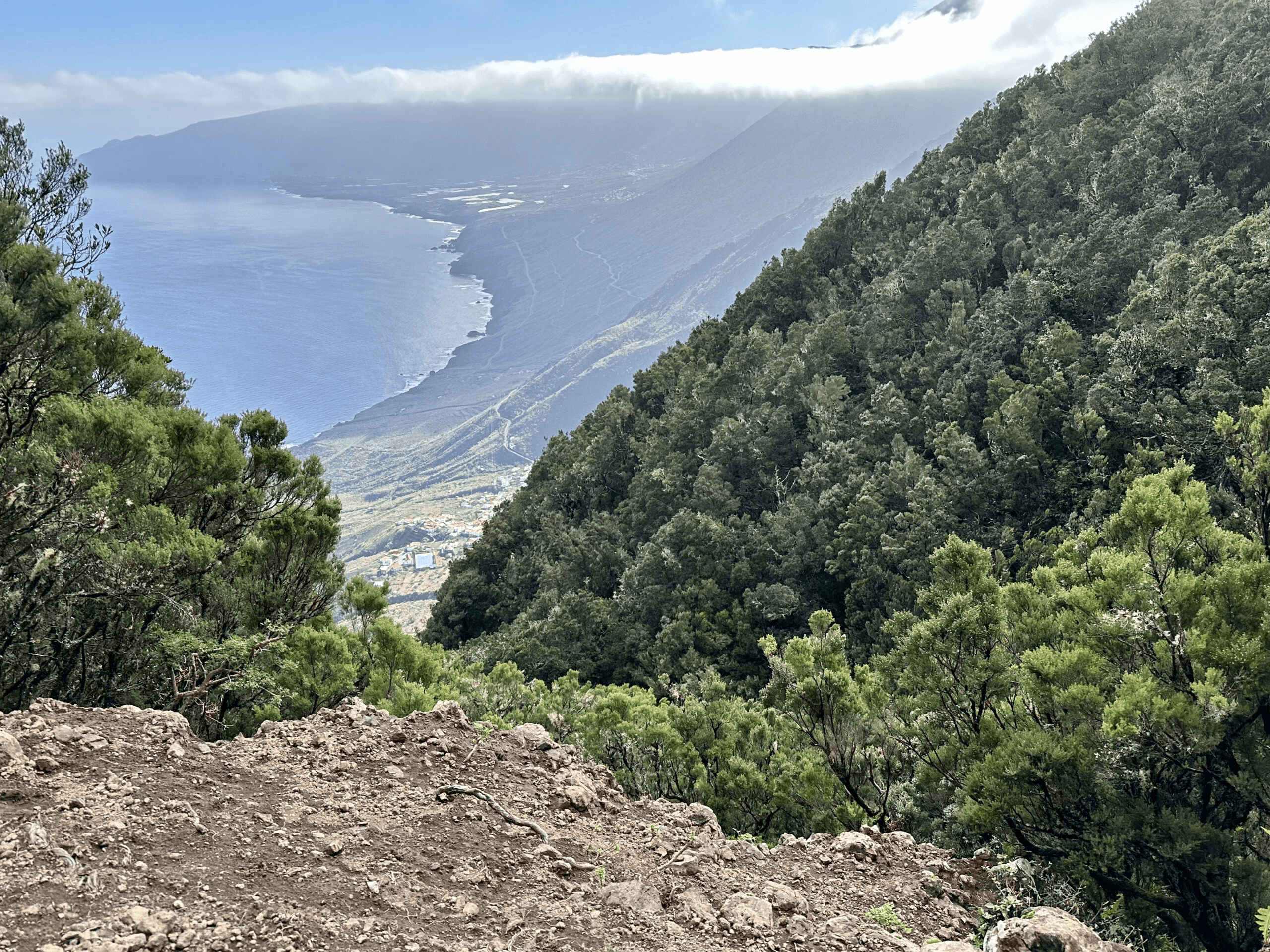 View from the Mirador de Sabinosa down into the El Golfo valley to Sabinosa and as far as La Frontera