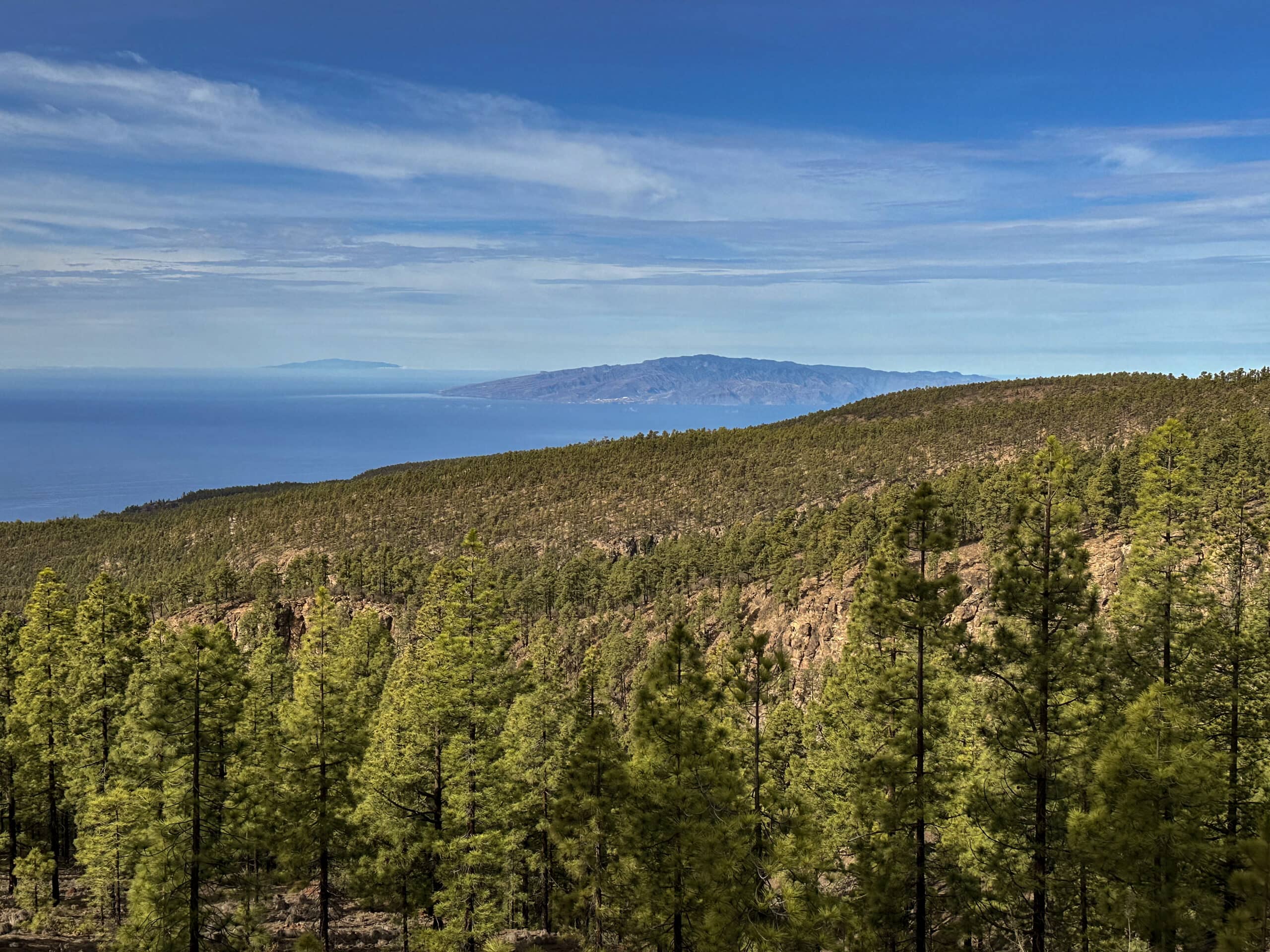 Senderismo en Trevejos - vista de las islas vecinas de La Gomera y El Hierro desde arriba