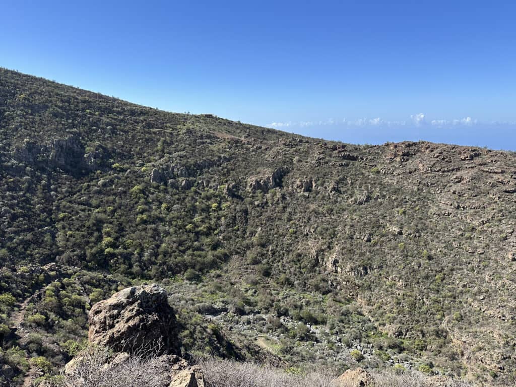 Vista sobre el Barranco con una casa solitaria