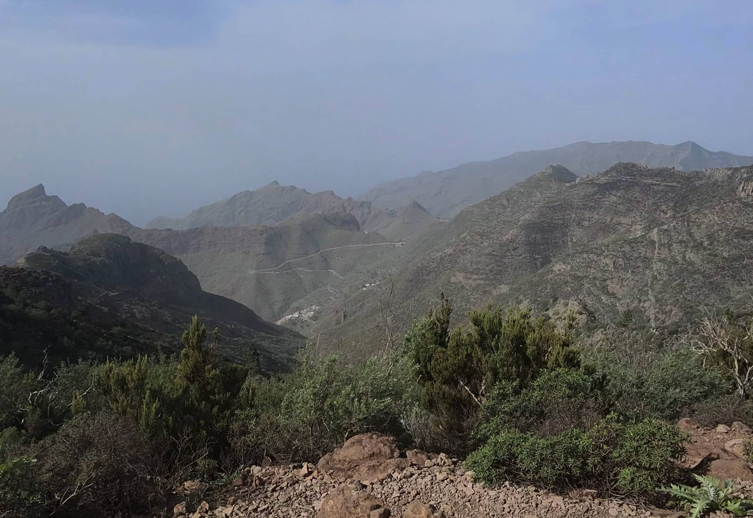 View from the Degollada de Mesa down towards Cruz de Hilda and the northern Teno Mountains