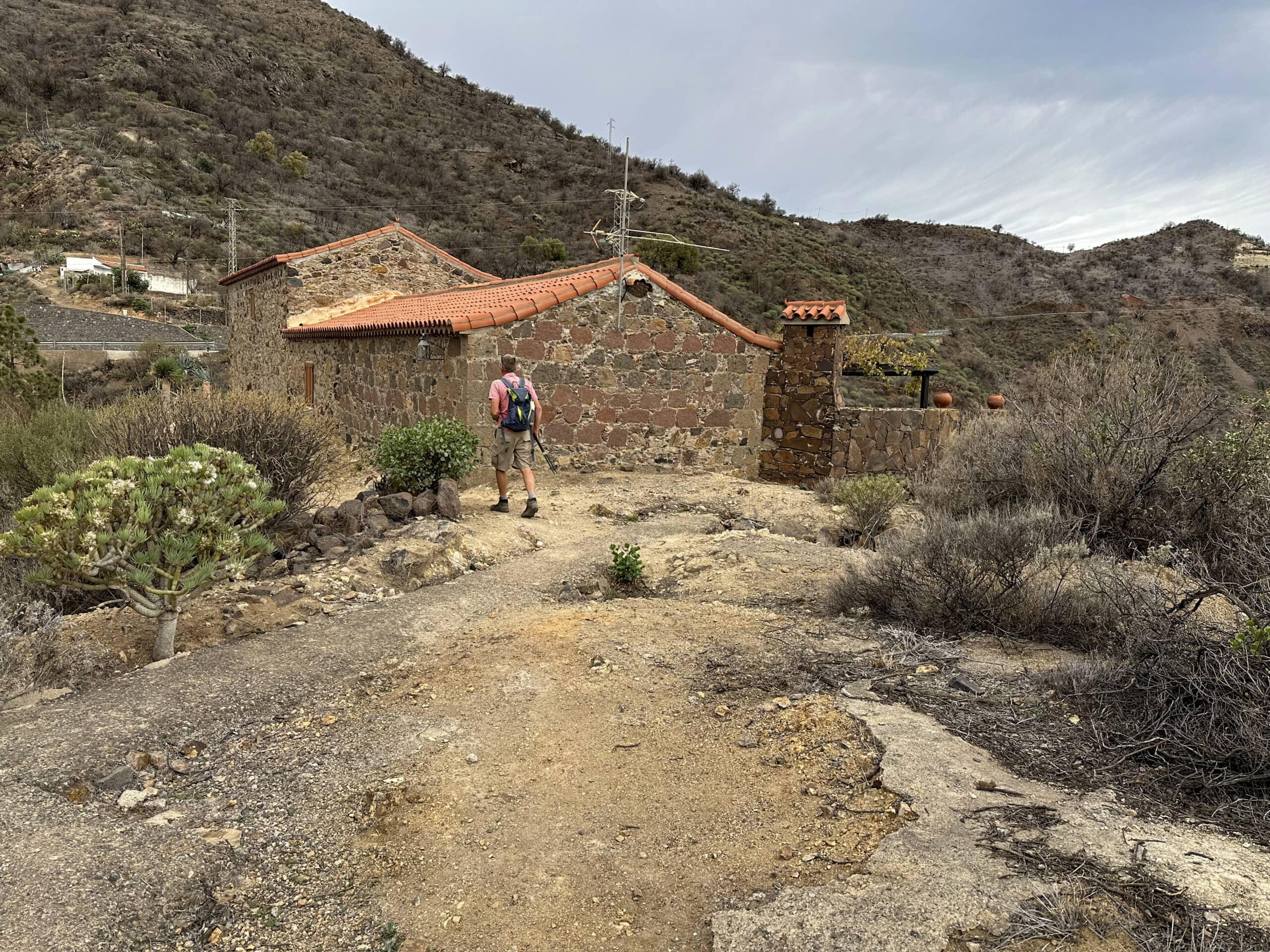 Hiking trail above the Barranco Tejeda shortly before the GC-60