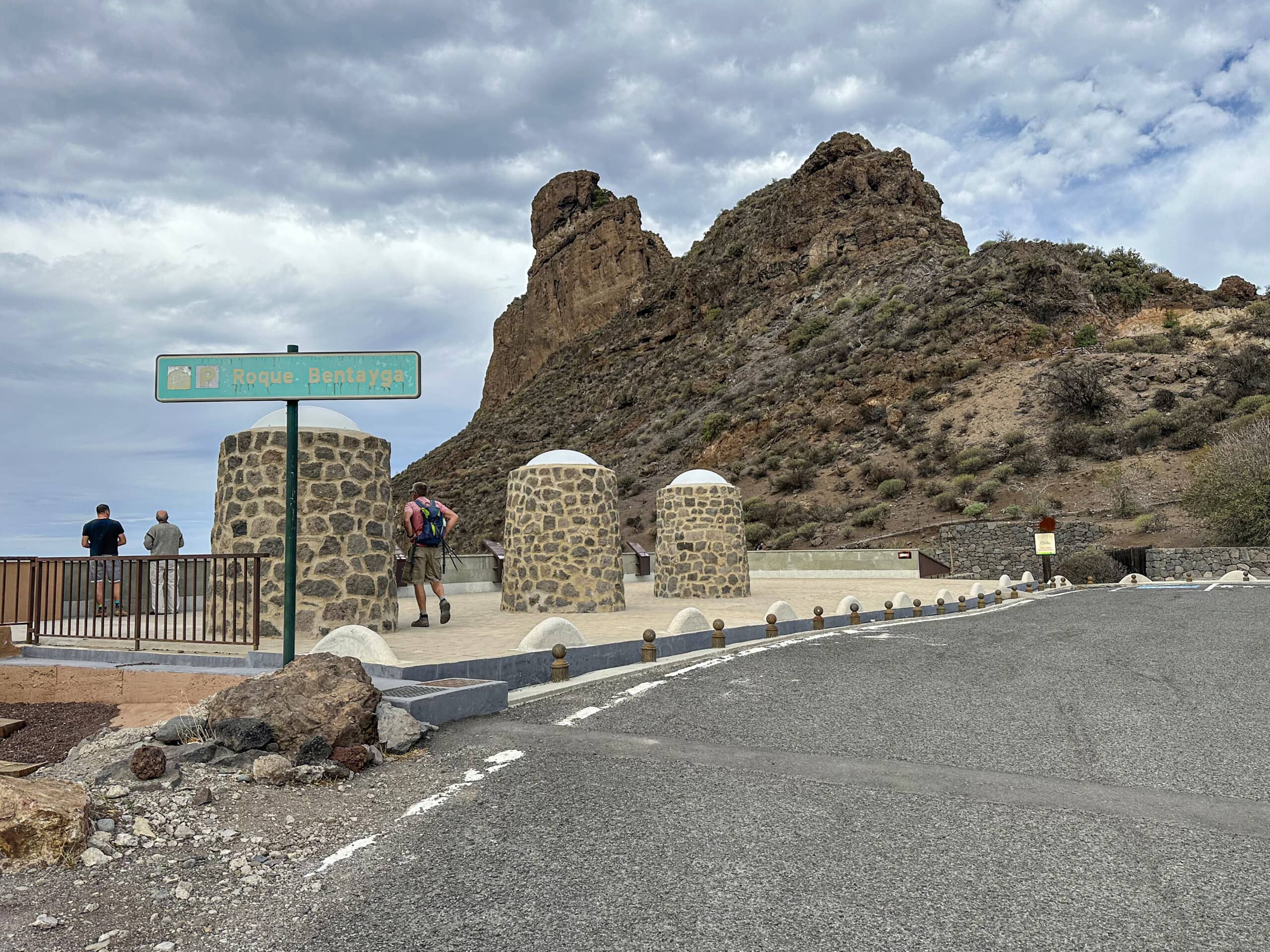 Viewing platform in front of Roque Bentayga